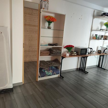 Erdgeschoss Wohnung Nahe Flughafen Відень Екстер'єр фото