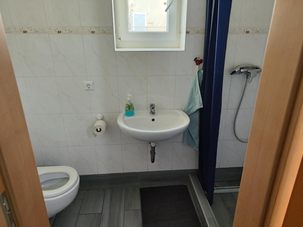 Erdgeschoss Wohnung Nahe Flughafen Відень Екстер'єр фото